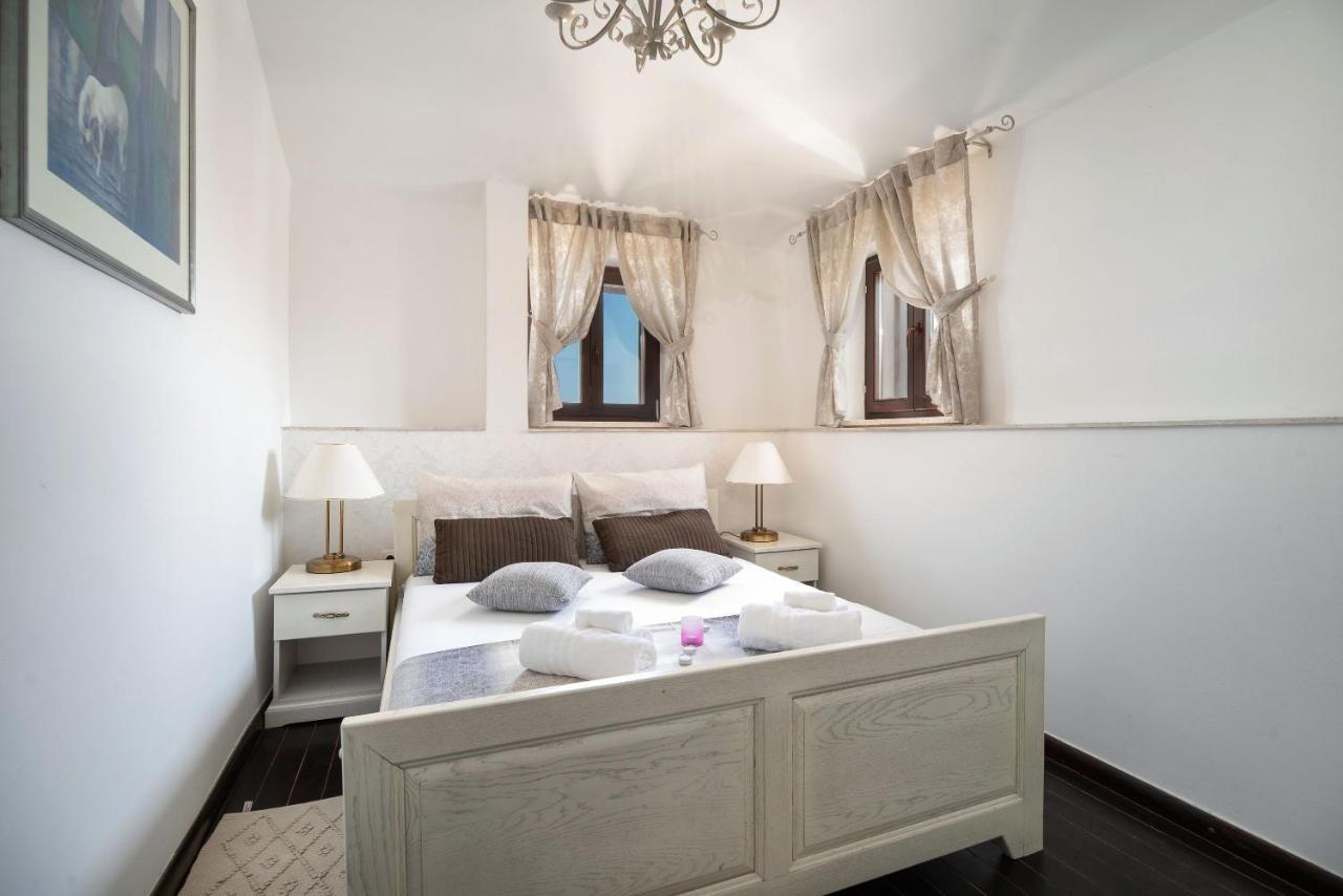 Luxury Apartments Perko คาชเตลา ภายนอก รูปภาพ